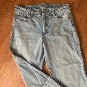 Old Navy OG Loose Jeans – Size 16, Light Wash, Great Condition